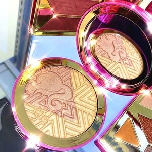 PUR x Barbie Illuminating Highlighter